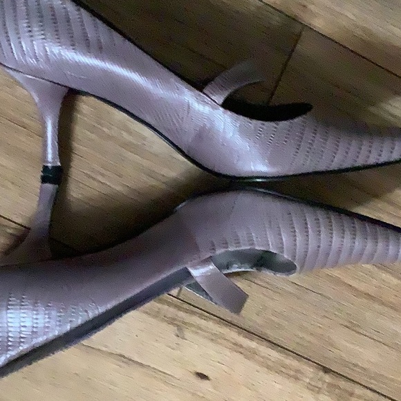 Heels - Picture 3 of 4